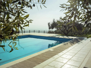 6 bed Pool house -Garage