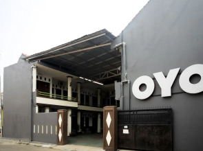 Oyo 659 Kost And Home Stay Wisma Mulia