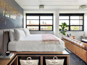 Отель The Revolution