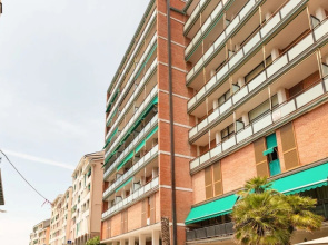 Deiva Marina Sea View Flat with Garage