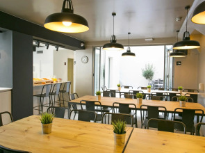 Sant Jordi Hostels Rock Palace