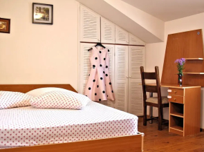 Lover's nest next to the beach