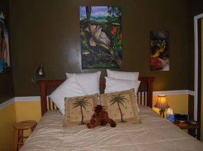 Volcano Artist Cottage