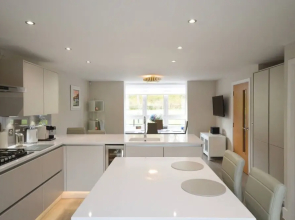 Luxury 5 Bedroom Home With Parking