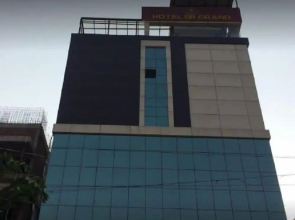 Iroomz Hotel SR Grand