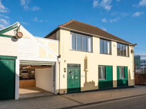No1 Dove Street