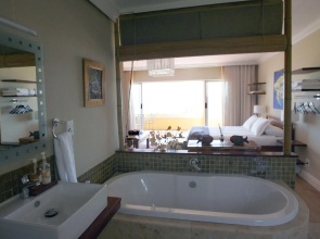 Dolphin Inn Guest House