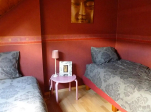 Close to centre, 3 rooms, 2 bathr & wc, free parking & wifi, spacious living area & kitchen