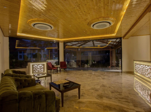 Woodrock Hotel Manali