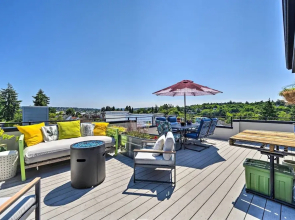 Canal & Mtn Views: Pet-friendly Seattle Retreat