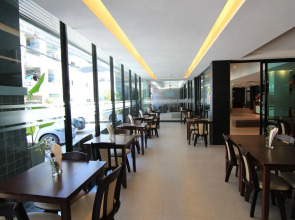 Inn residence serviced suites