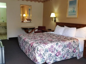 Deluxe Inn (formerly Days Inn)