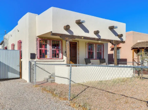 2 Mi to Heart of Old Town! Stylish ABQ Home
