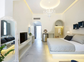 Amara Suites Santorini