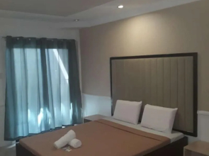 S&M Hotel