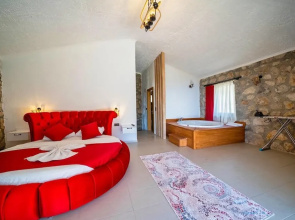 Honeymoon Villa With Private Pool