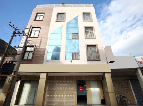 OYO 4727 Hotel Sangam Pacific