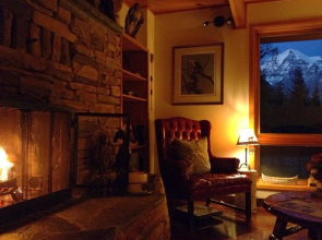 Mount Robson Mountain River Lodge