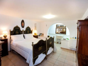 Villa Le Suites Sul Golfo Di Taormina,con piscina infinity a strapiombo sul mare