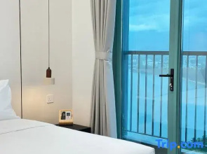 Deluxe 1BR/ Seaview and Mountain View with balcony