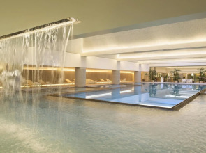 HUALUXE Shanghai Twelve at Hengshan by IHG