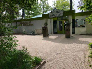 Stijlvolle bungalow nabij prachtige zwempoel