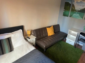 New Cross Mews - NHS STAFF-Contractors welcome 7 Beds 2 Bathrooms-free parking