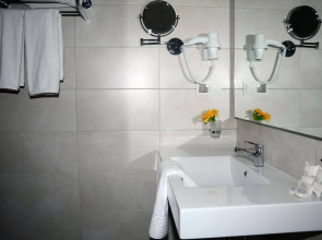 Acar Hotel