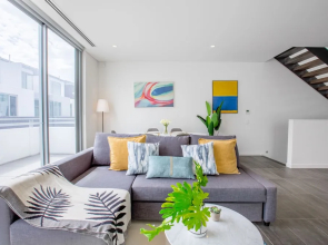 Melbourne South Wharf Hotel Apartment