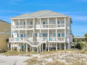 Great Location- Gulf-Front Home w/pool - "Heavenly Sunrise" - Sleeps up to 14.