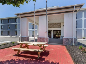 Quality Inn Airport-Near Uptown