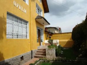 La Casa Amarilla