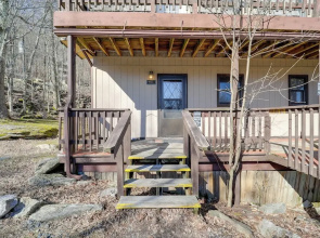 Walk to Ski Lift: Beech Mountain Condo