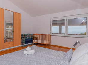Stunning Apartment in Primosten With Jacuzzi, Wifi and 2 Bedrooms