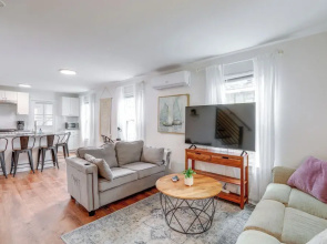 Walkable Dtwn Townhome Near Campus & Palmer Square