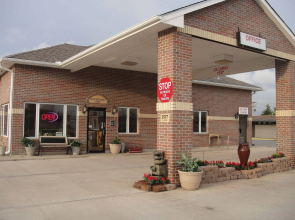 Trails West Motel