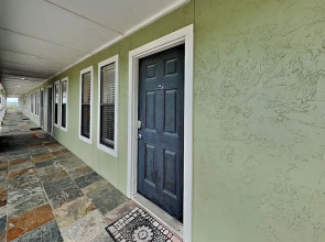 Kontiki Beach Resort #319 - Something's Fishsea