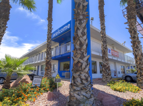 Motel 6 Las Vegas, NV – I-15 Stadium