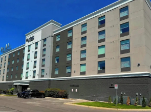 Newmarket Hotel & Suites