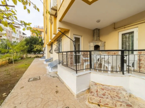 Spacious Flat With Backyard in Muratpasa