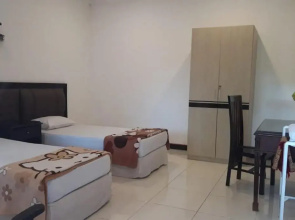 KoolKost At Tenggilis - Minimum Stay 30 Nights
