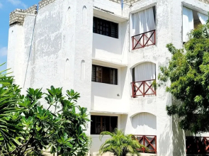 Green Malindi Apartments by RevSerene