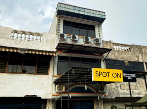 SPOT ON 2051 Sho Family Homestay & Resto