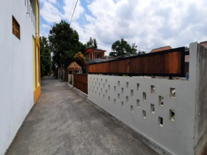 OYO 3906 Dalem Putu Sanjaya Syariah