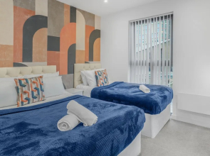 2bed Apt Sleeps 7 - Arcade Machine, Wifi, Central