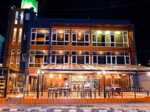 M.J. Gallery Poshtel