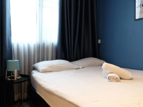 Sleep With Me Bangkok - BTS Phra Khanong