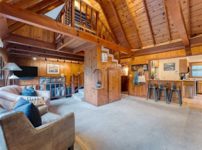 Riversong Lodge by Avantstay Sauna Hot Tub On The Truckee River