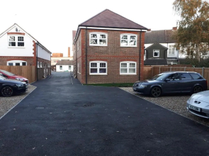 RentUnique St Georges 2x 2 bed amazing apartments moments from centre