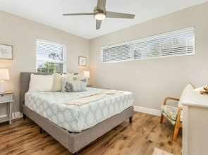 Beach Haven - 240 Virginia Ave - Bogo24 4 Bedroom Home by RedAwning, Fort Myers Beach